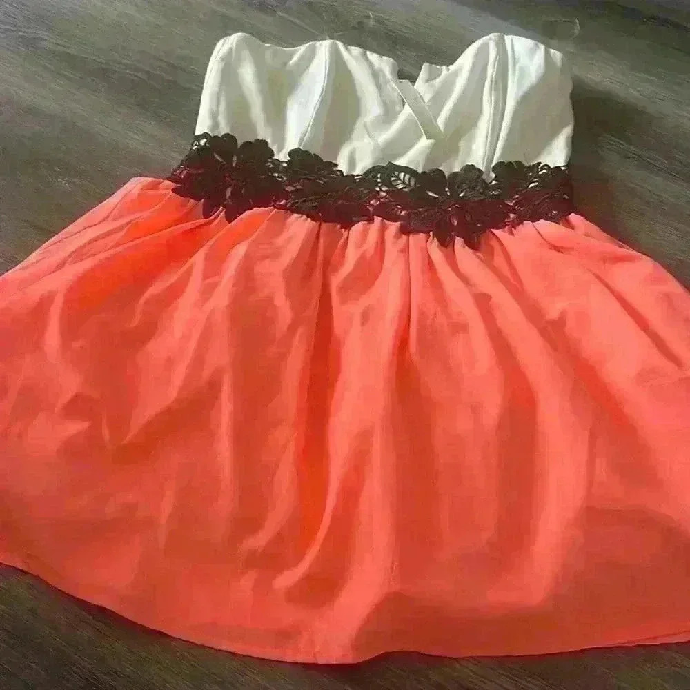 Mustard seed appliqué top